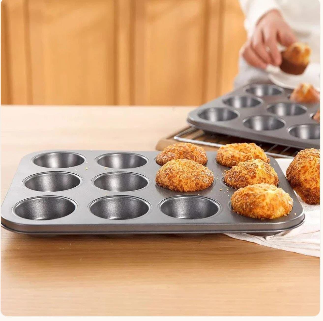 12 hole cupcake baking tin